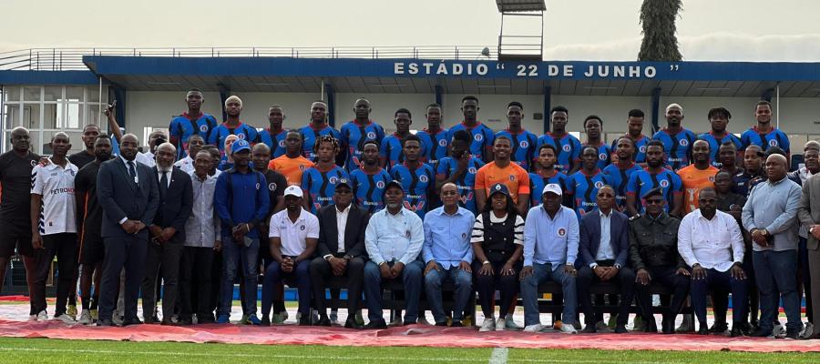 APRESENTADO PLANTEL E NOVO EQUIPAMENTO DO INTERCLUBE PARA A ÉPOCA DESPORTIVA 2025-2026